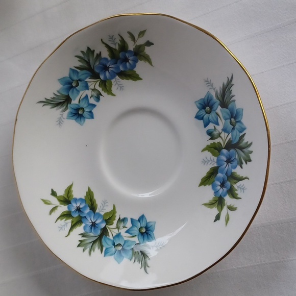 Queen Anne Floral "Happy Birthday" Tea Cup & Saucer - Picture 4 of 11